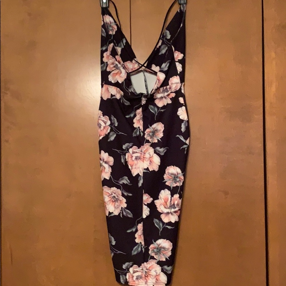 Missguided Floral Dress - Picture 3 of 5